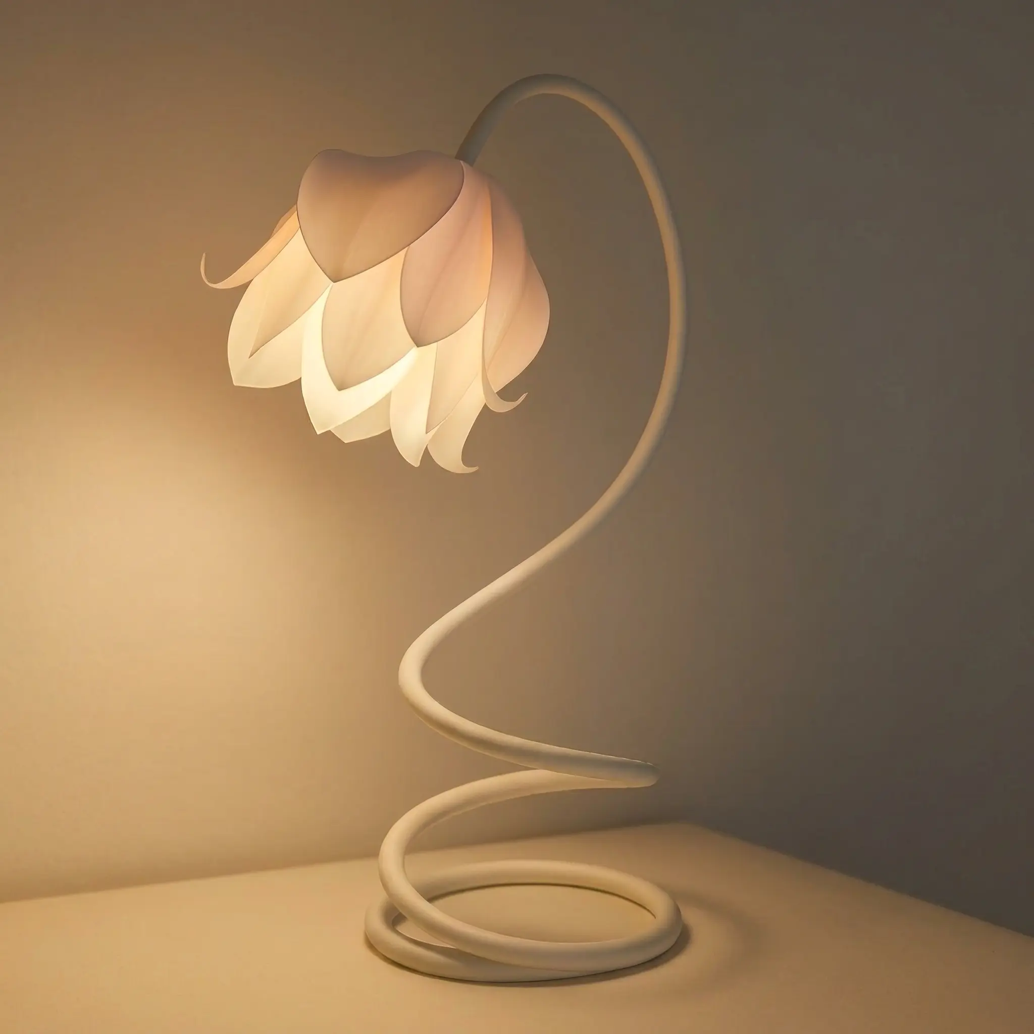Flower-Shaped Table Lamp image